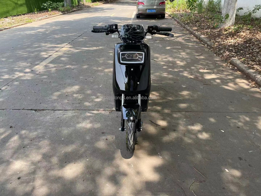 60V à grande vitesse moto électrique de la ville Moped avec moteur puissant et affichage LCD