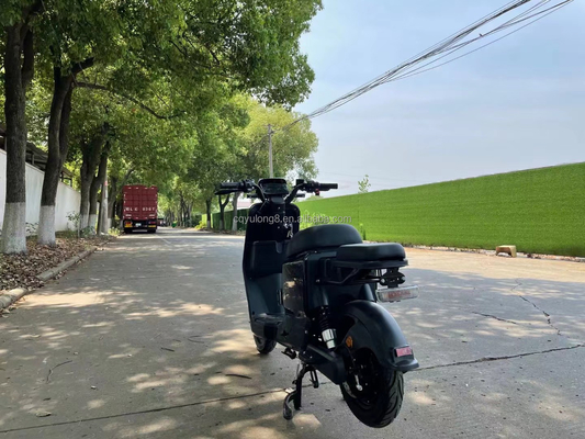 60V à grande vitesse moto électrique de la ville Moped avec moteur puissant et affichage LCD