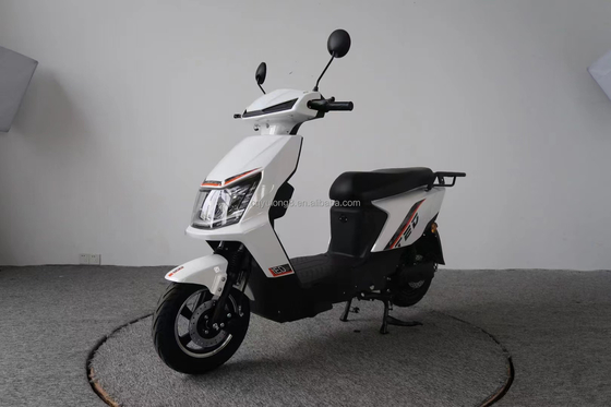 Motocyclette électrique certifiée CEE de 3000 W avec batterie au lithium amovible et frein à disque