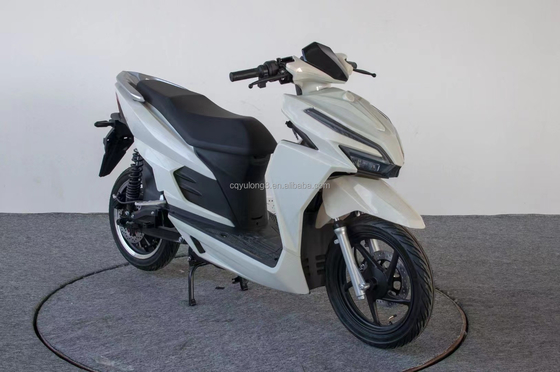 Affichage LCD 72V2000W Scooter de moto électrique pour la vitesse et la conduite sur les motos de rue