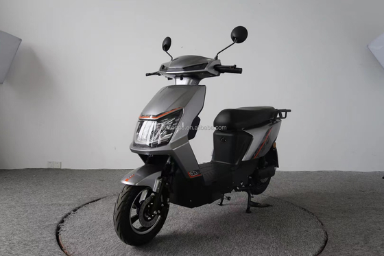 Moto électrique haute vitesse de 800W 48v 60v avec fonctionnalités personnalisées et frein à disque